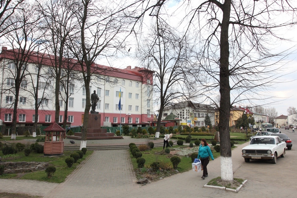 Центральна площа Болехова