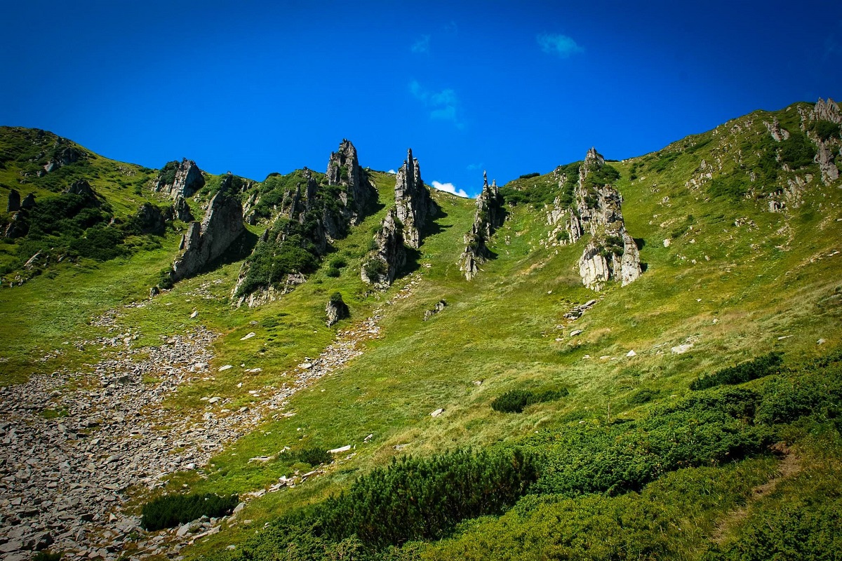 Чорногірський хребет і гора Шпиці