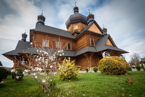 Дерев`яна церква Святого Василія Великого відновлена 2011 року