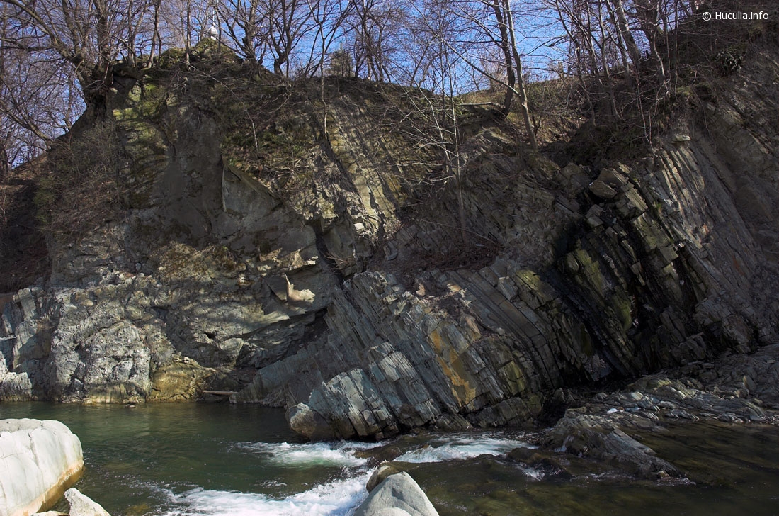 Капличка над річкою, де любив відпочивати відомий український письменник Іван Франко