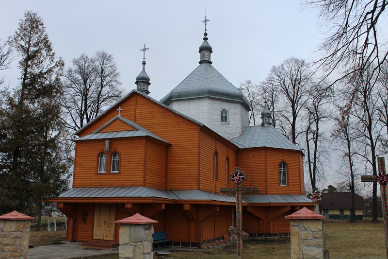 Церква святого архангела Михаїла в селі Новоселиця