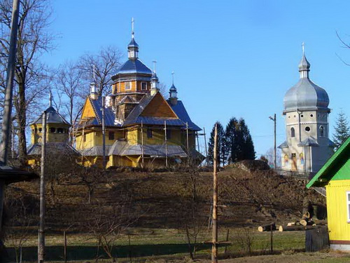 Дерев'яна церква святого Івана Богослова, яка є пам’яткою архітектури