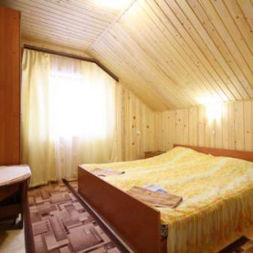 Cадиба 'Білий дім Карпат' в Верховині Cадиба 'Білий дім Карпат' в Верховині