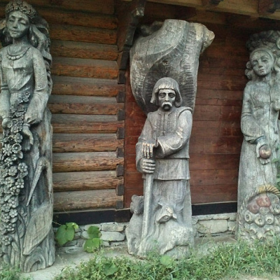 Музей звичаєвої символіки Гуцульщини (Микуличин)