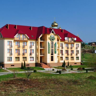 Готельний комплекс 'Червона Гора' Шаян